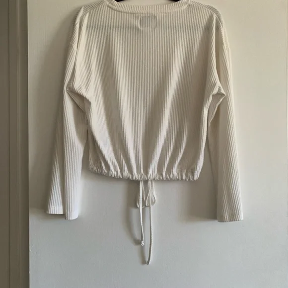 All Fenix White/Cream Ribbed Leo Drawstring Front Cropped Sweater Size Small EUC - Picture 6 of 10